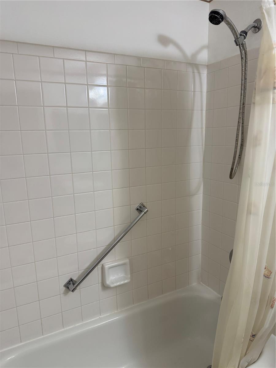 ON TOP OF THE WORLD - Residential