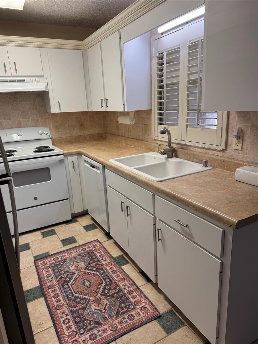 ON TOP OF THE WORLD - Residential