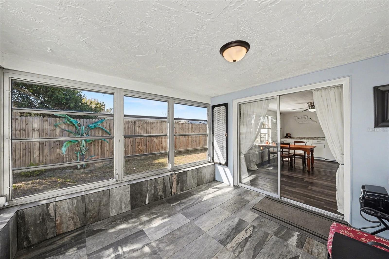 HILLANDALE - Residential