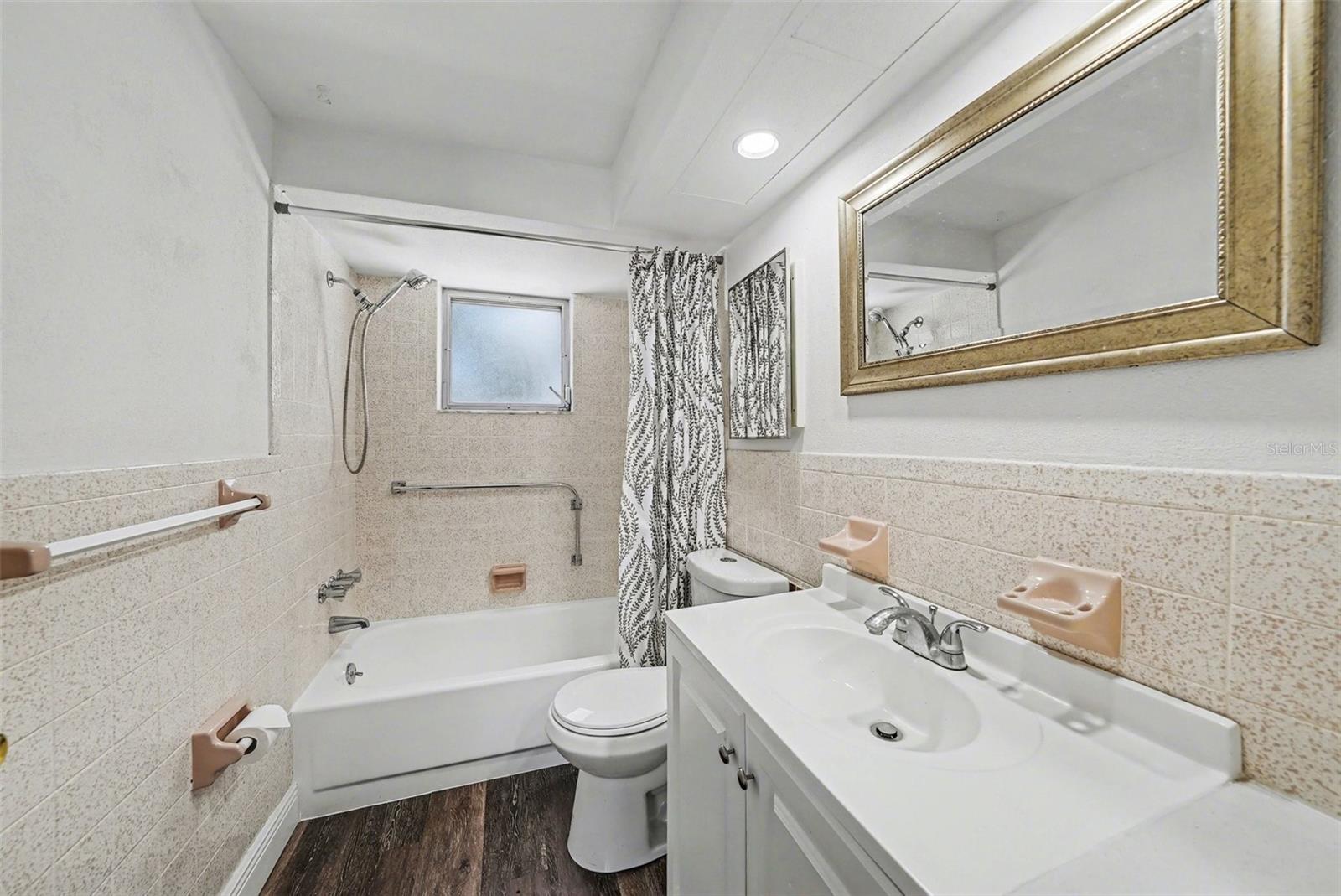 HILLANDALE - Residential