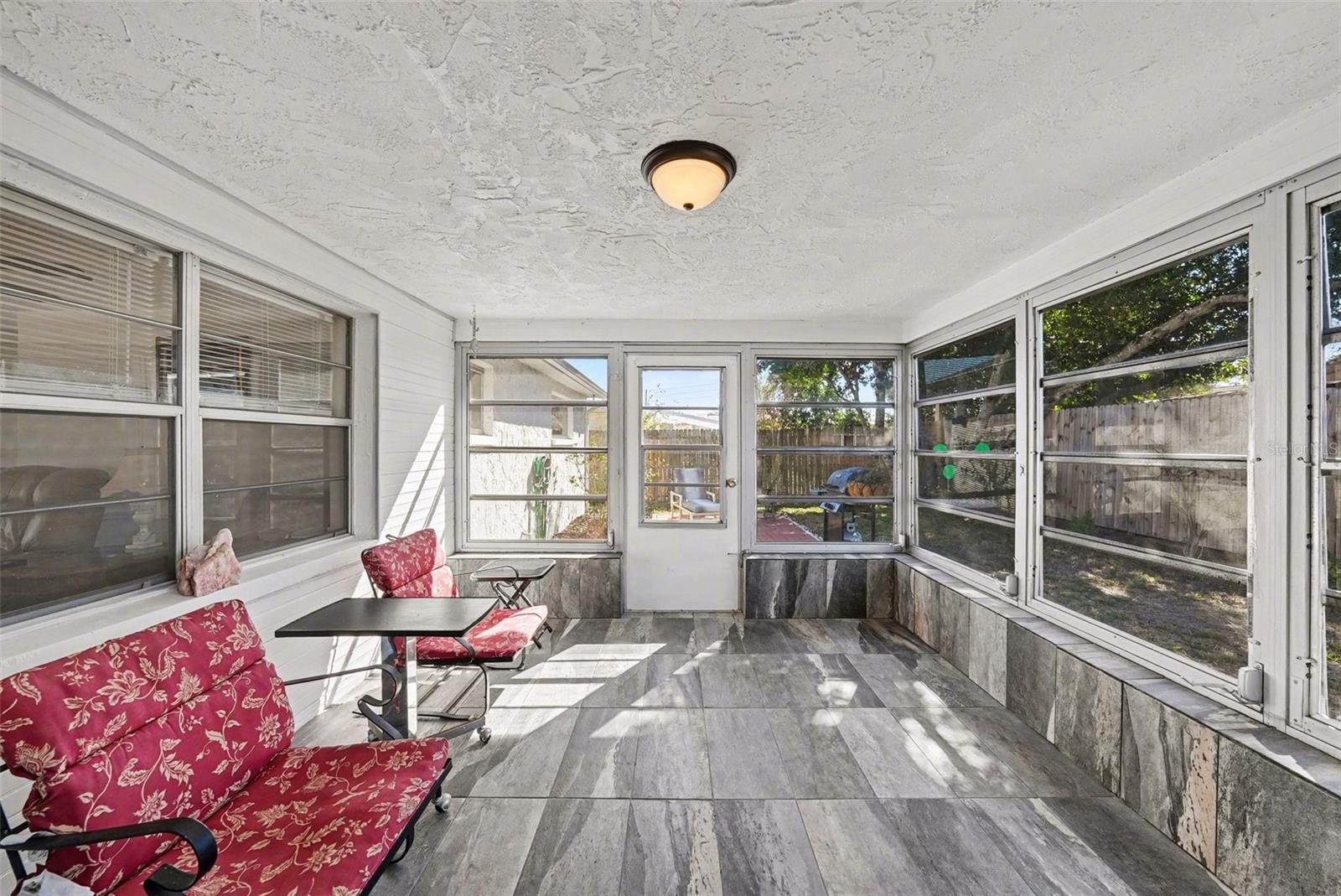 HILLANDALE - Residential