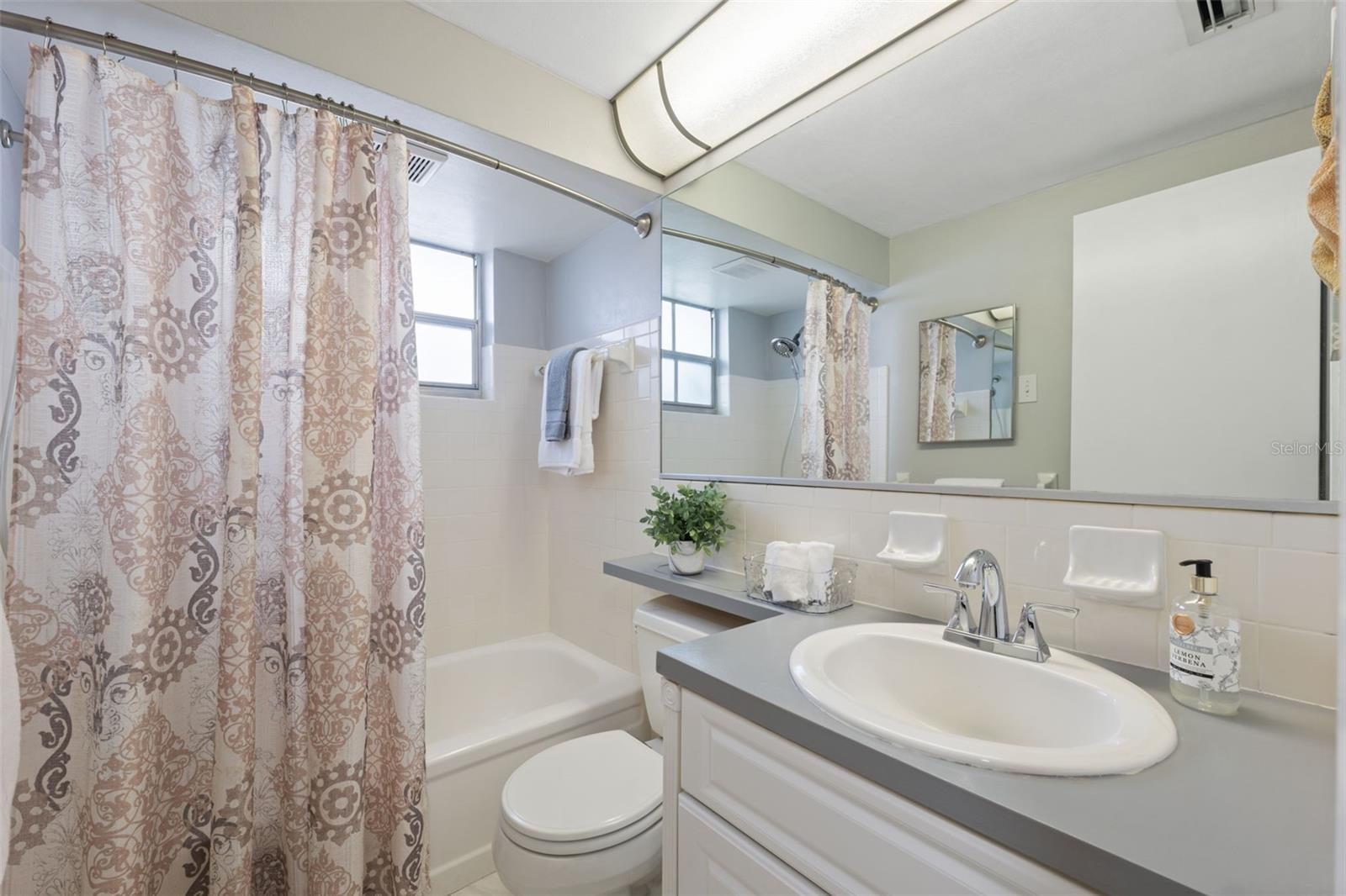 GARDENS OF BEACON SQUARE CONDO - Residential