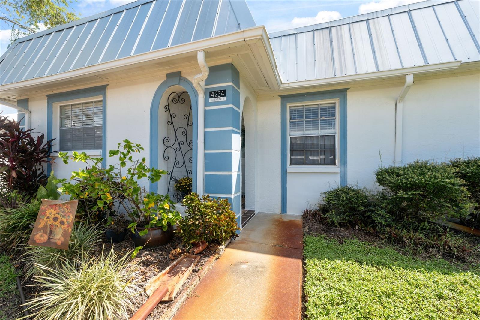 GARDENS OF BEACON SQUARE CONDO - Residential