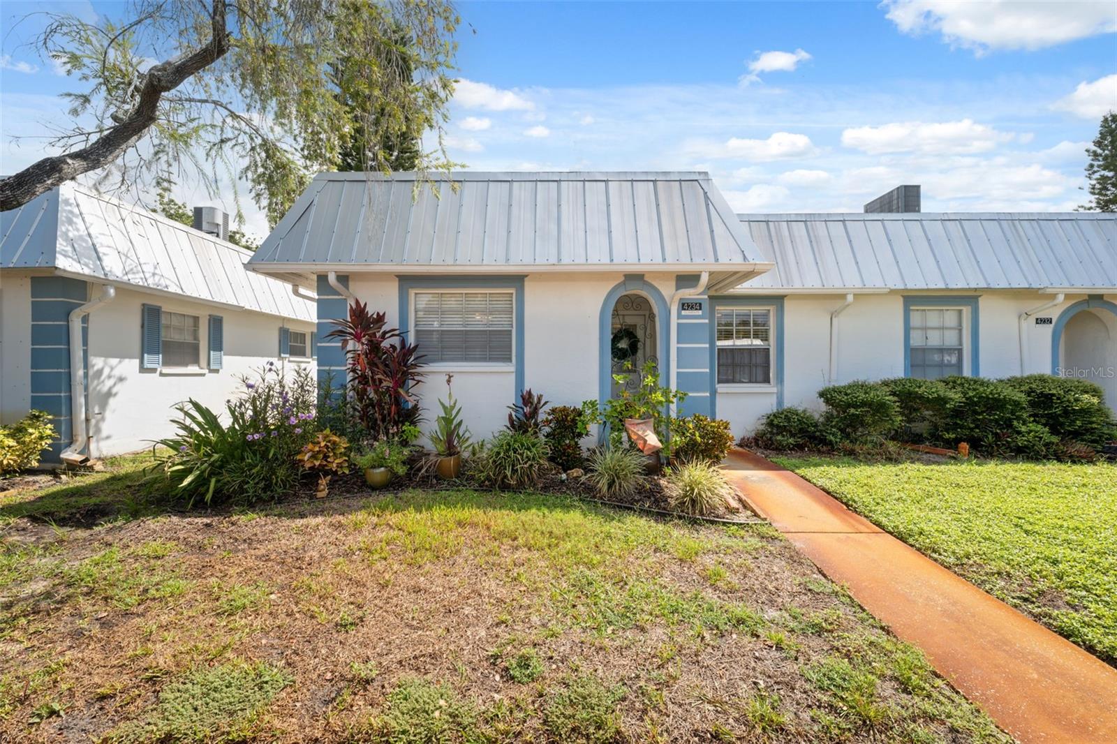 GARDENS OF BEACON SQUARE CONDO - Residential