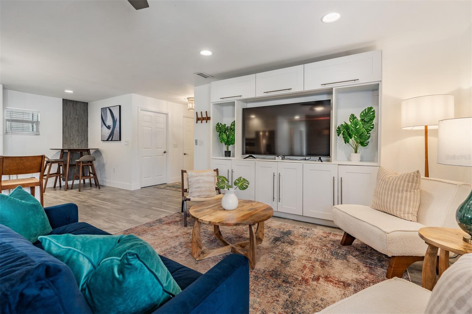 DAVIS ISLANDS - Residential