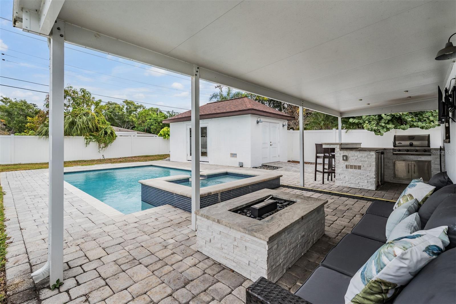 DAVIS ISLANDS - Residential