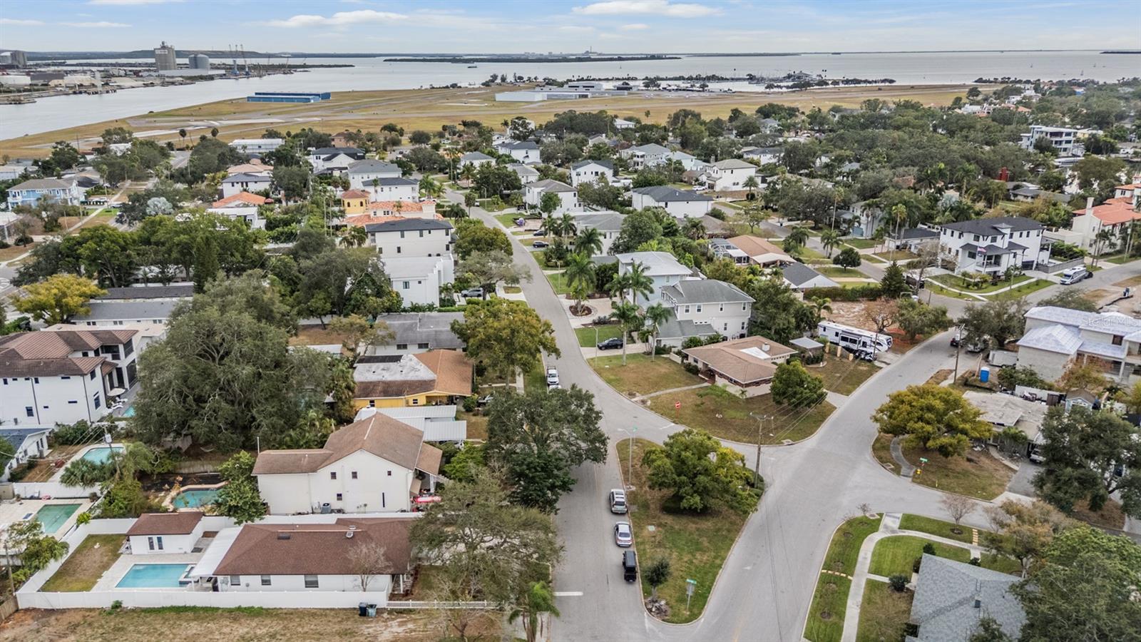 DAVIS ISLANDS - Residential