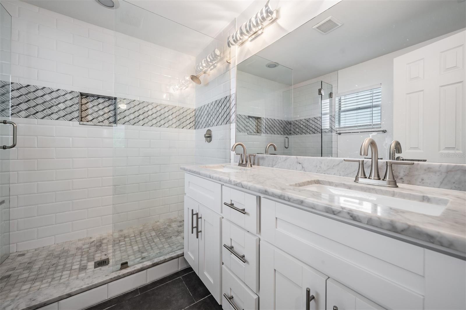 DAVIS ISLANDS - Residential