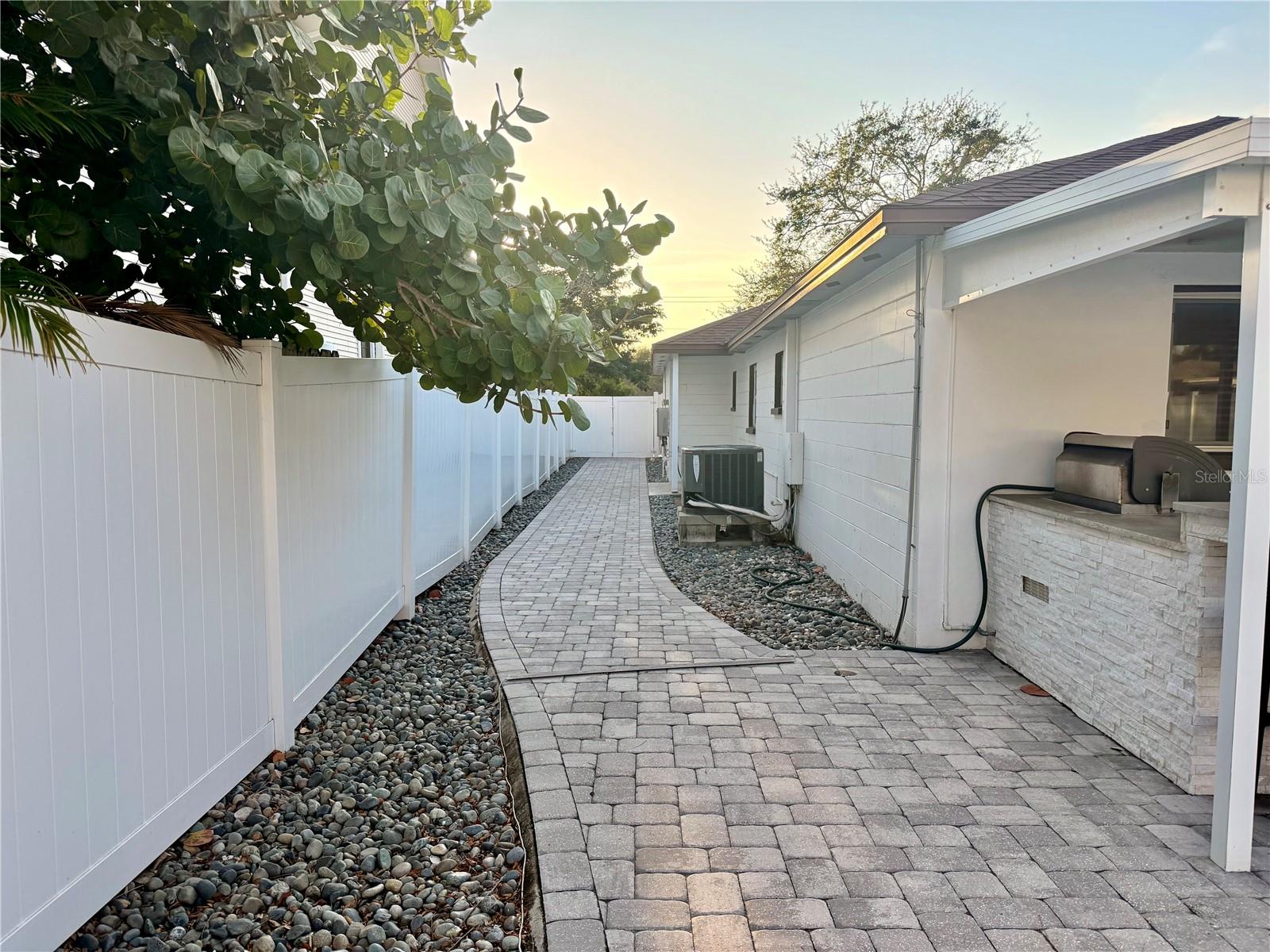 DAVIS ISLANDS - Residential