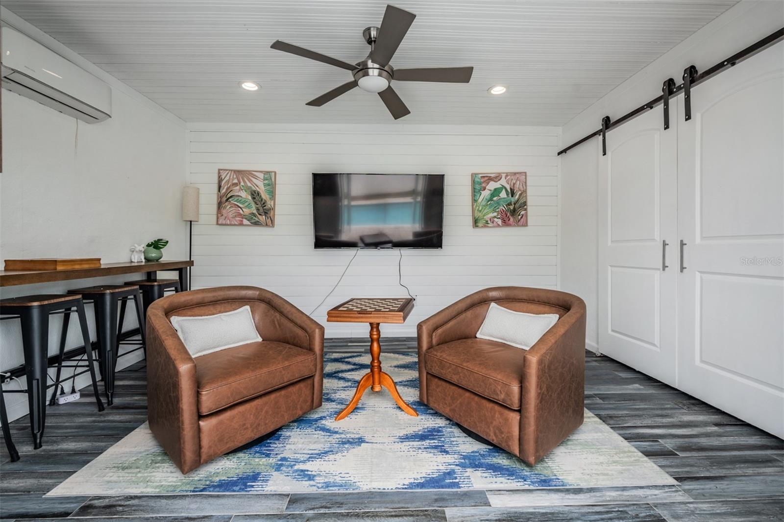 DAVIS ISLANDS - Residential