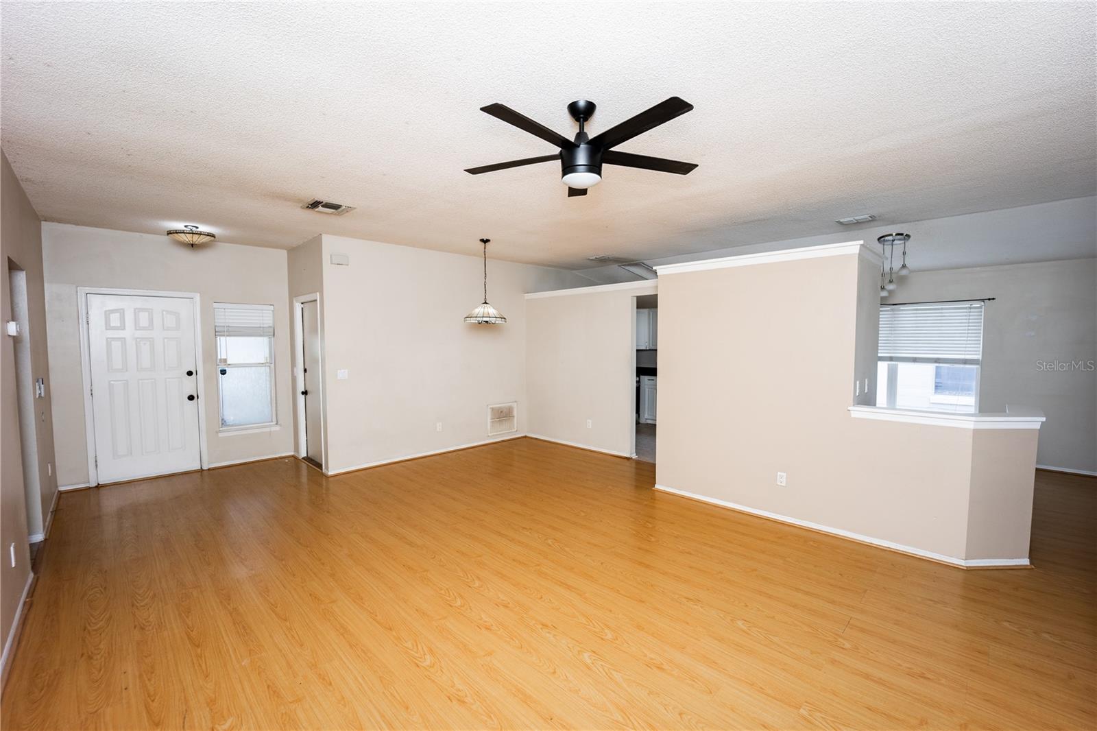 302 CELLO CIRCLE