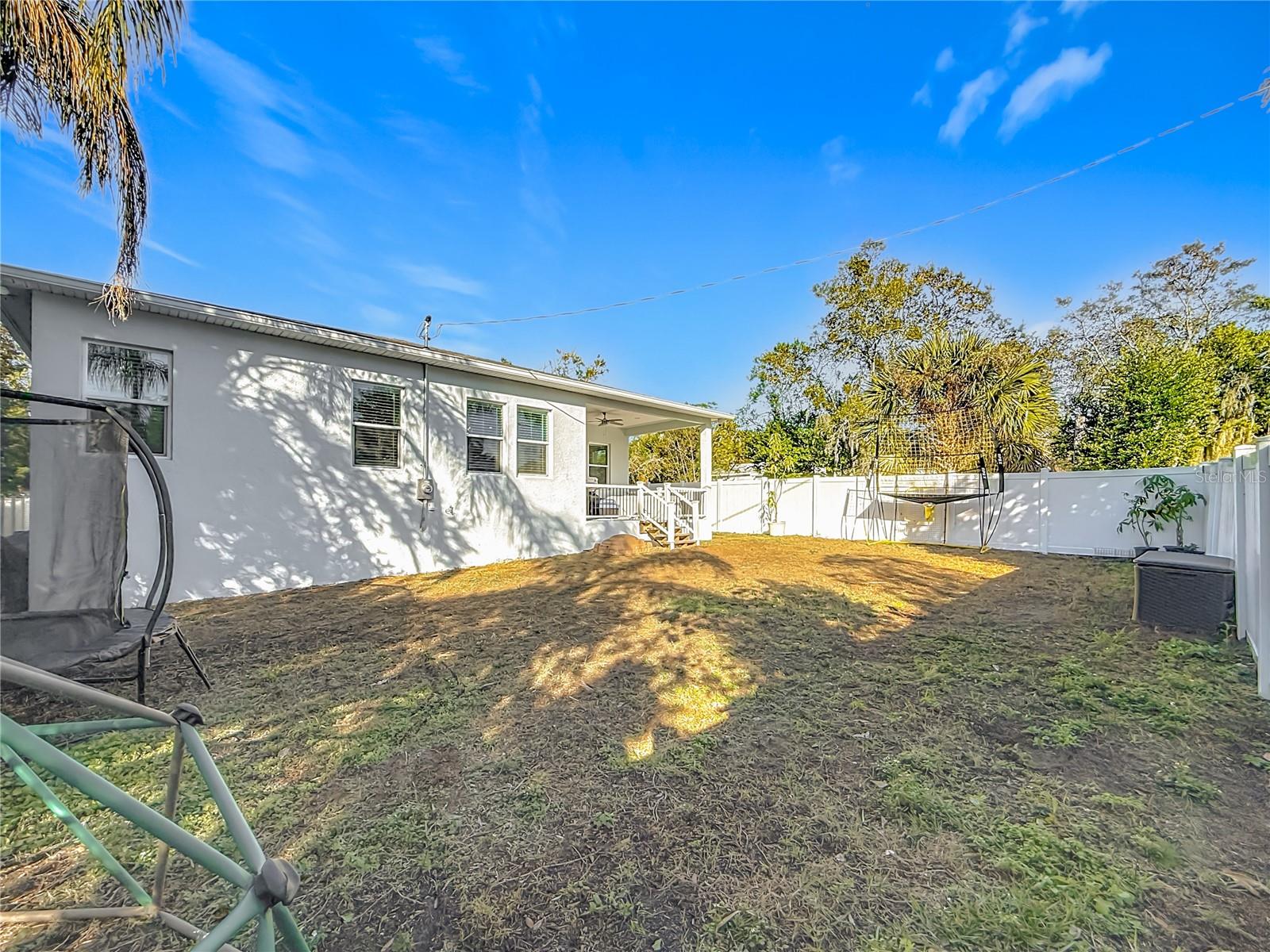 YOUNGS SUB DE LUXE - Residential