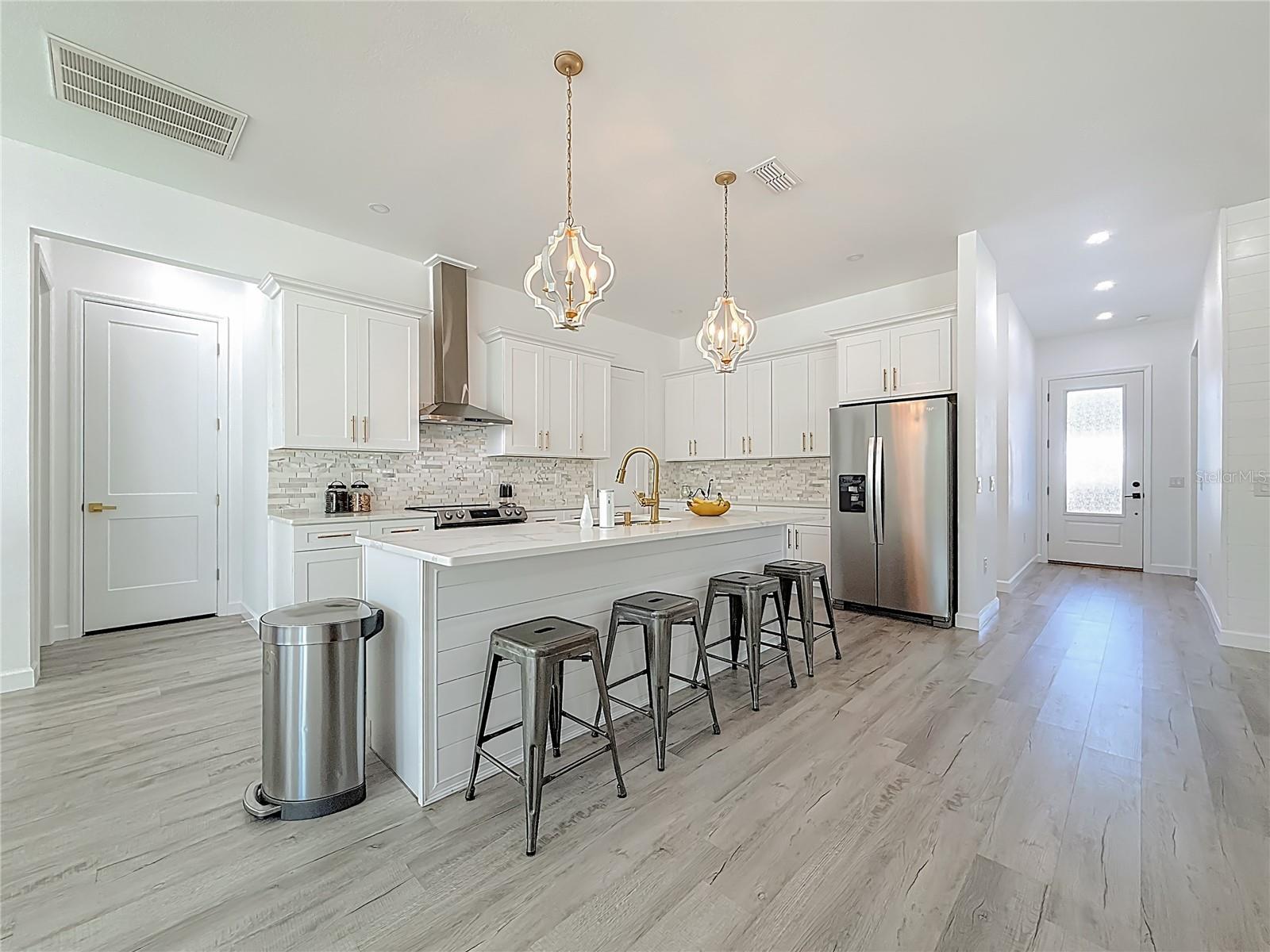 YOUNGS SUB DE LUXE - Residential