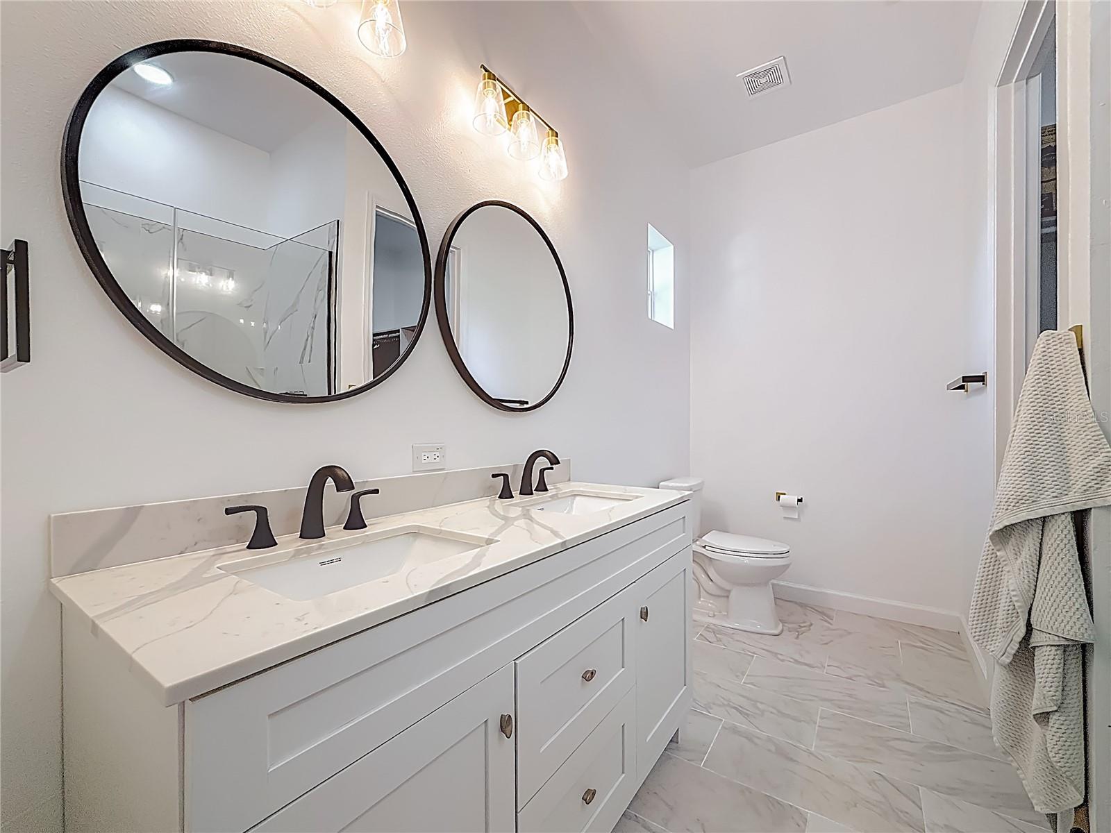 YOUNGS SUB DE LUXE - Residential