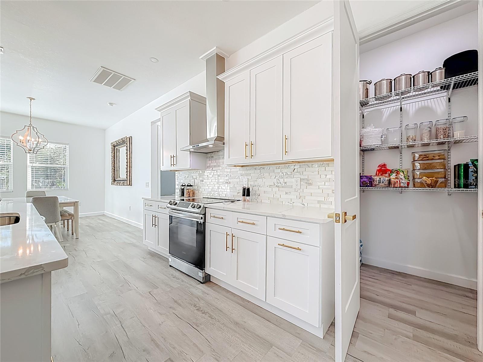 YOUNGS SUB DE LUXE - Residential