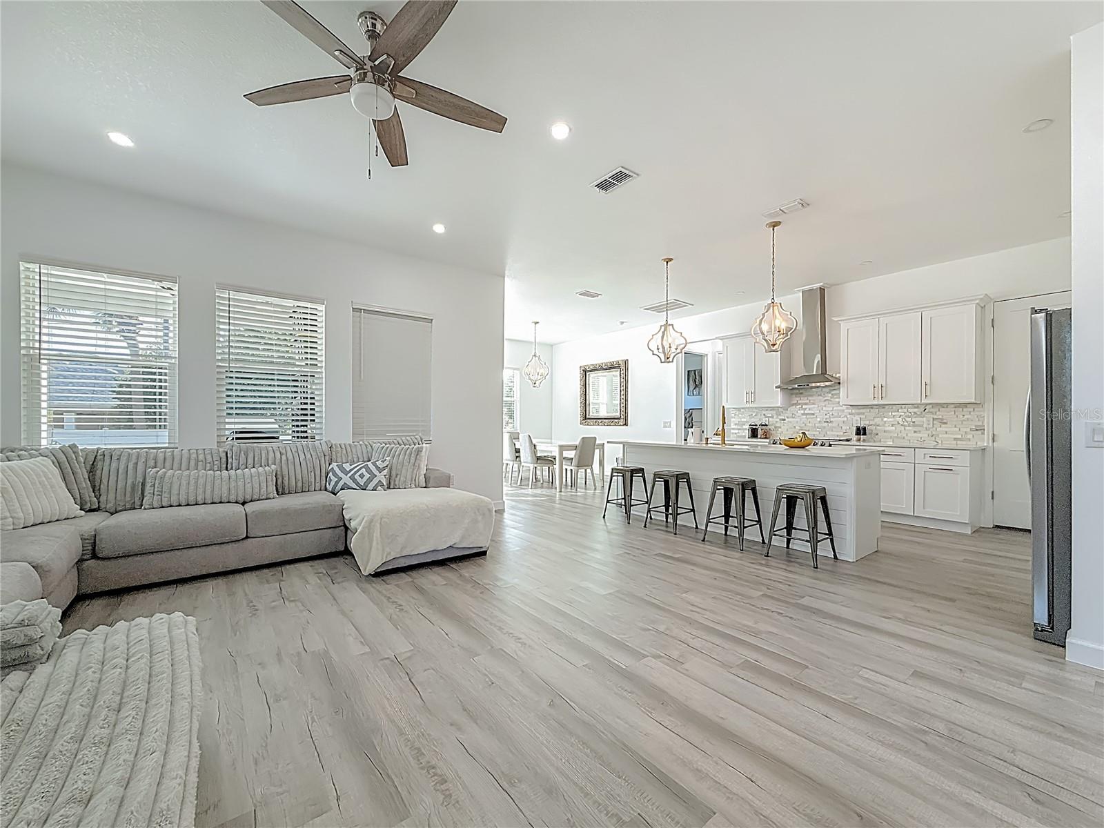 YOUNGS SUB DE LUXE - Residential