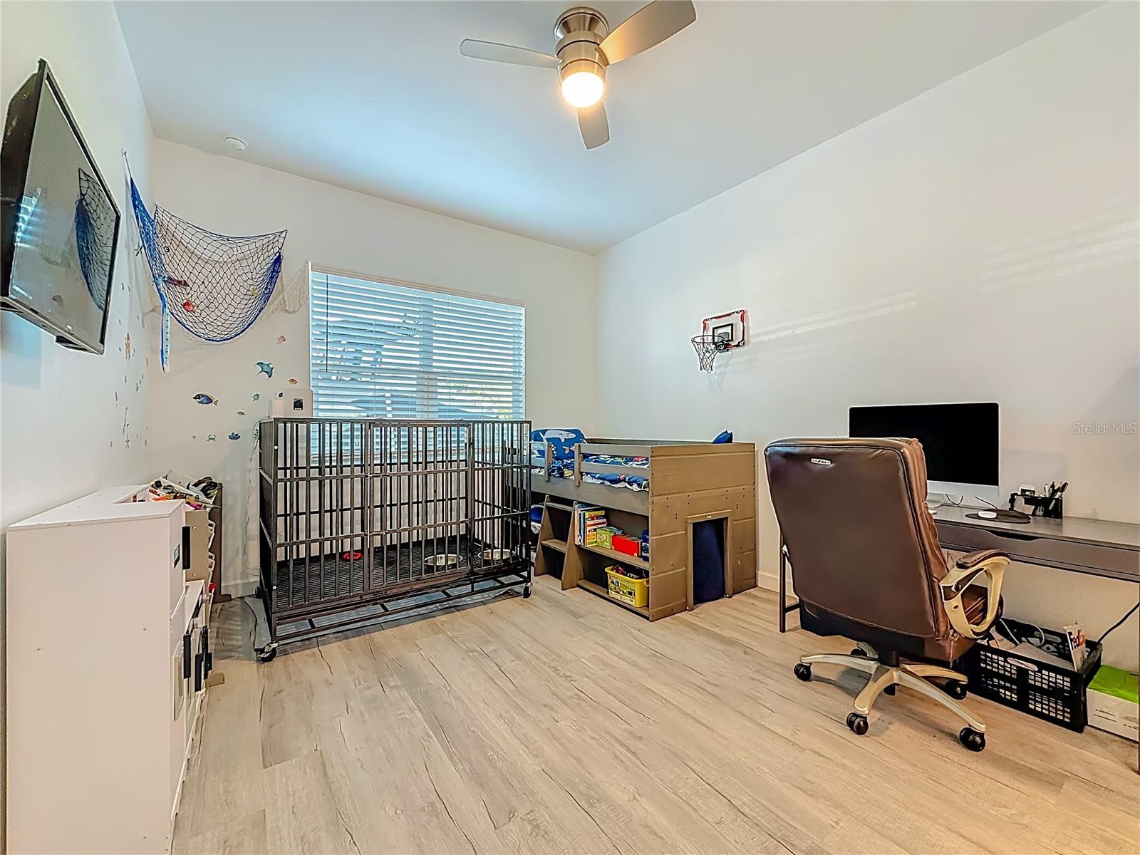 YOUNGS SUB DE LUXE - Residential