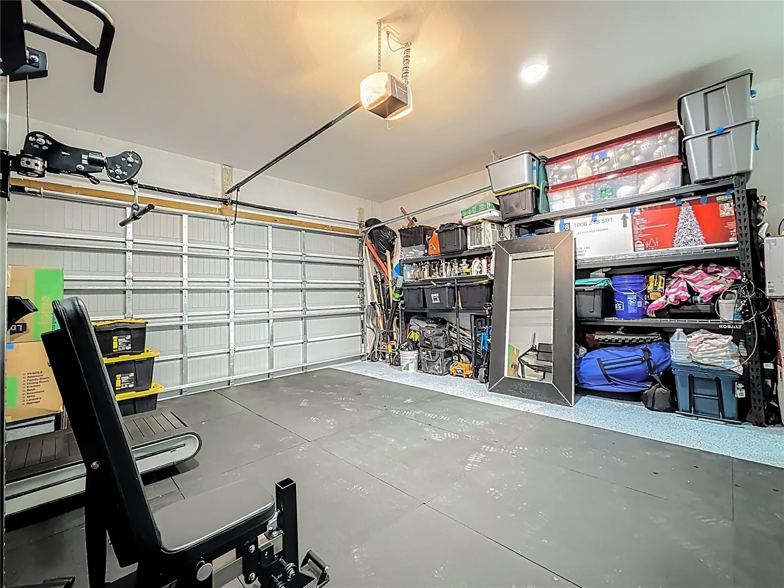 YOUNGS SUB DE LUXE - Residential