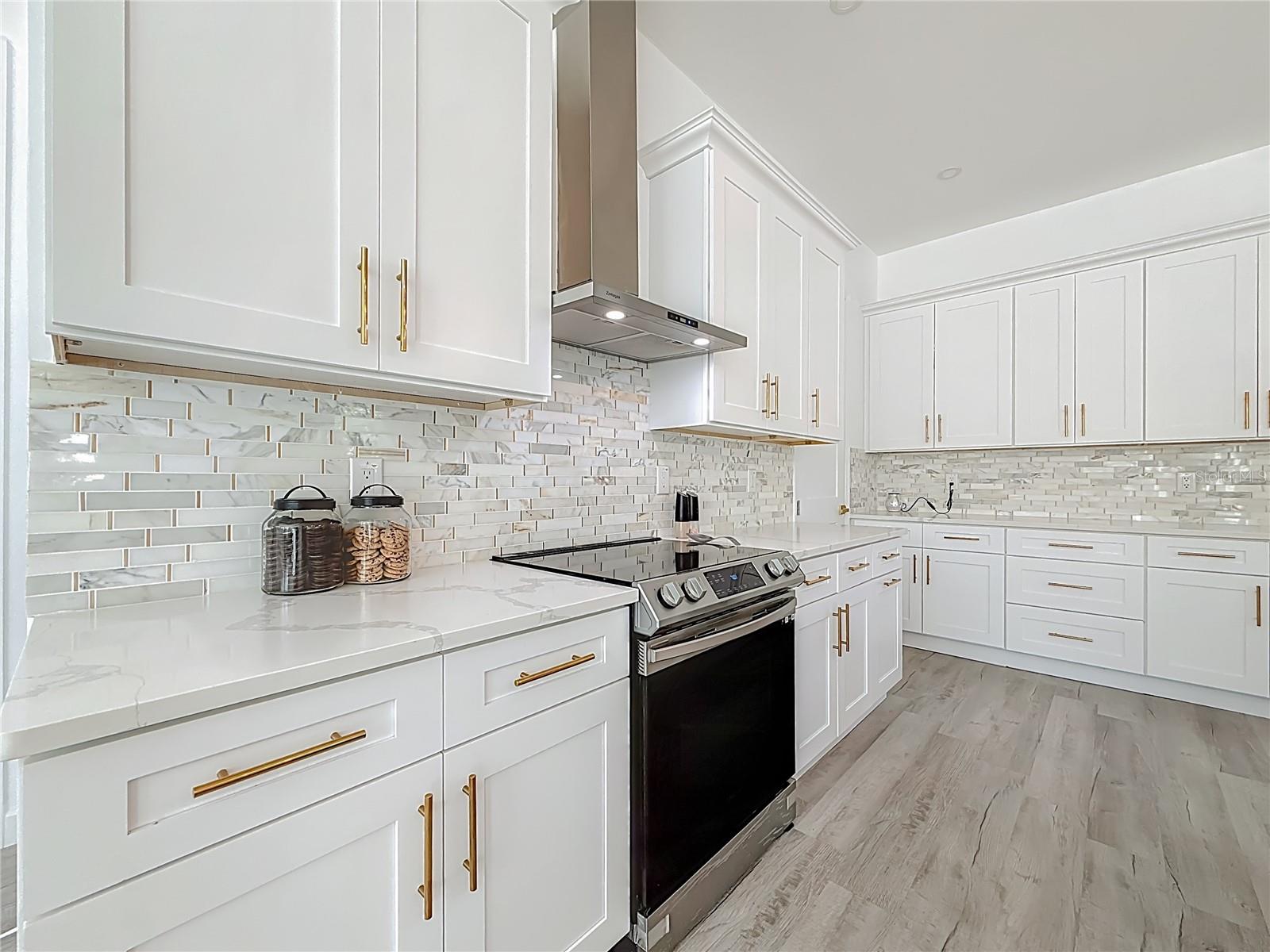 YOUNGS SUB DE LUXE - Residential