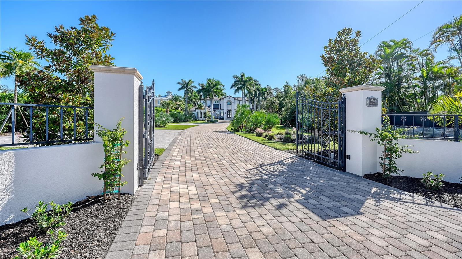 8569 MIDNIGHT PASS ROAD