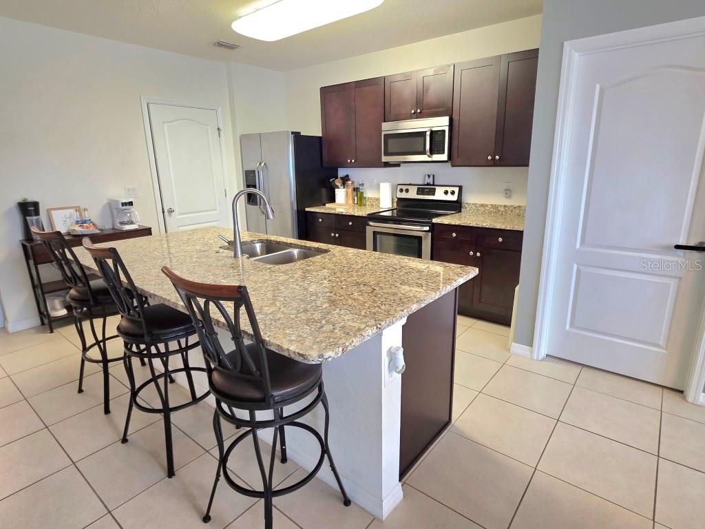 SUMMERS CORNER - Residential