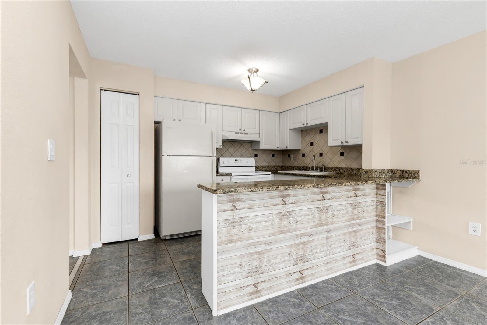 21150 GERTRUDE AVENUE F5