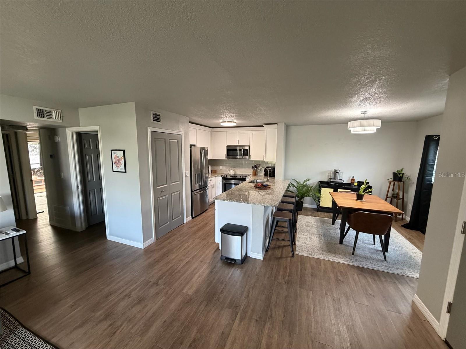 KILLARNEY BAY CONDO - Residential Lease