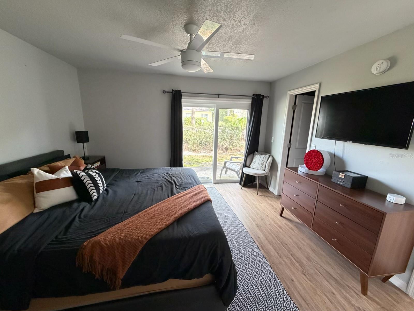 KILLARNEY BAY CONDO - Residential Lease