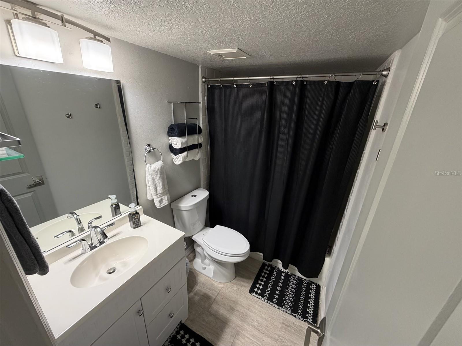 KILLARNEY BAY CONDO - Residential Lease