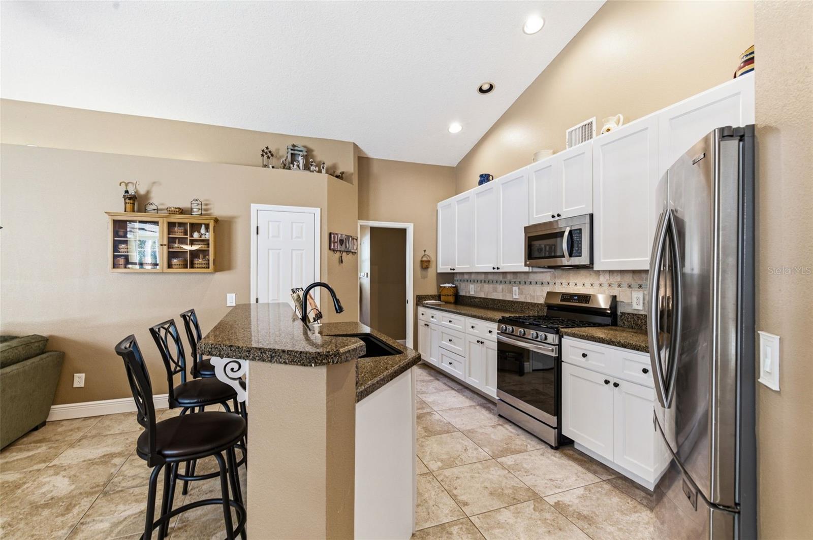 THOUSAND OAKS PH 06-9 - Residential