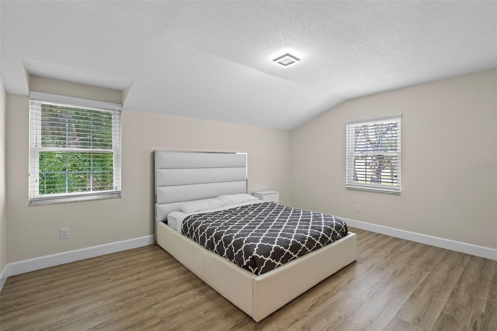 DR PHILLIPS WINDERWOOD - Residential