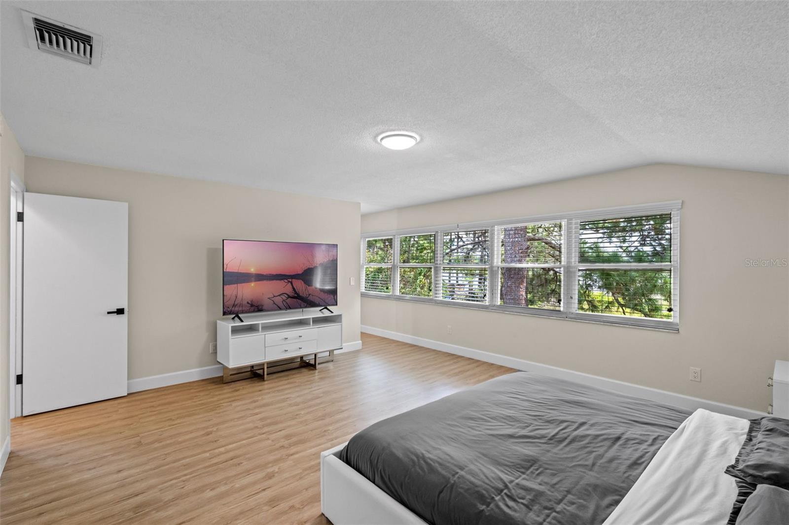 DR PHILLIPS WINDERWOOD - Residential