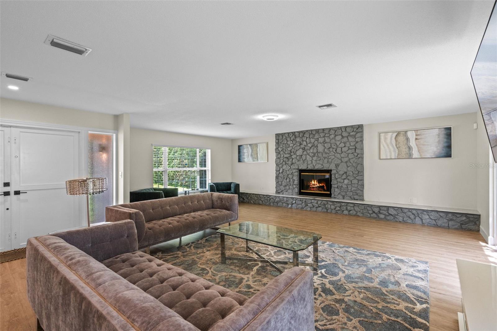 DR PHILLIPS WINDERWOOD - Residential