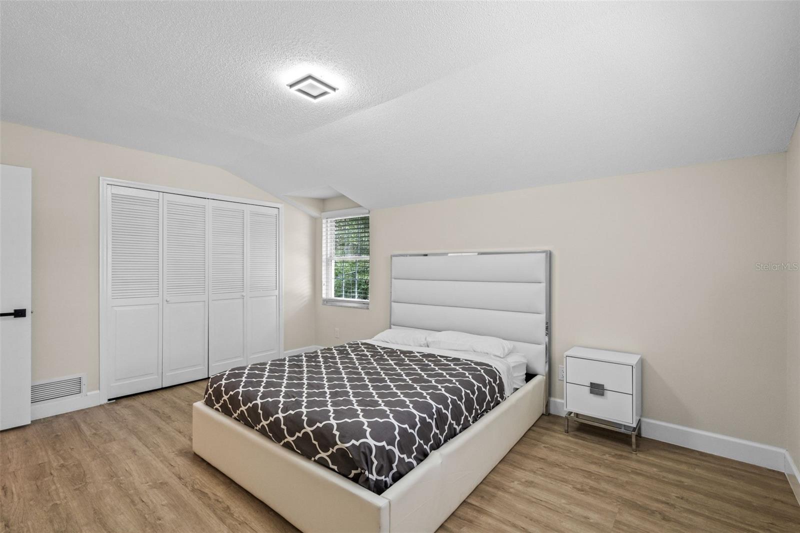 DR PHILLIPS WINDERWOOD - Residential