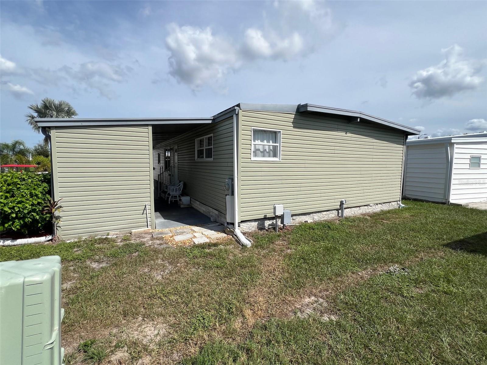 36 THATCH PALM STREET W