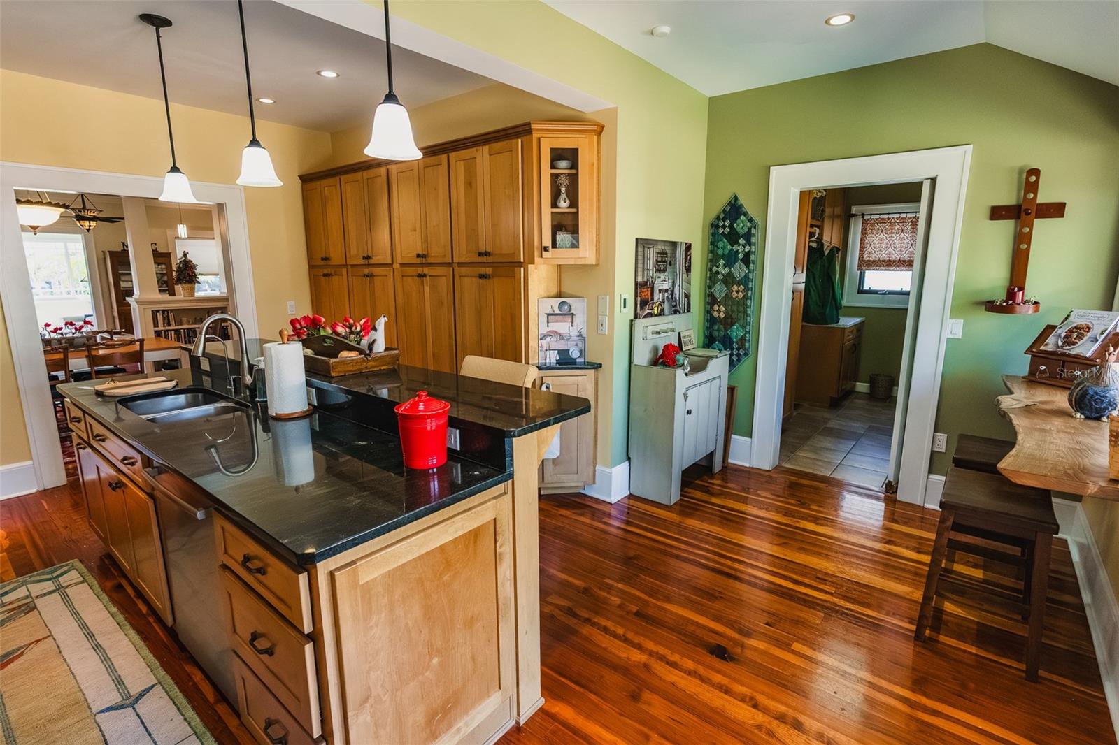 LENKERDS BLK 94 DELAND - Residential