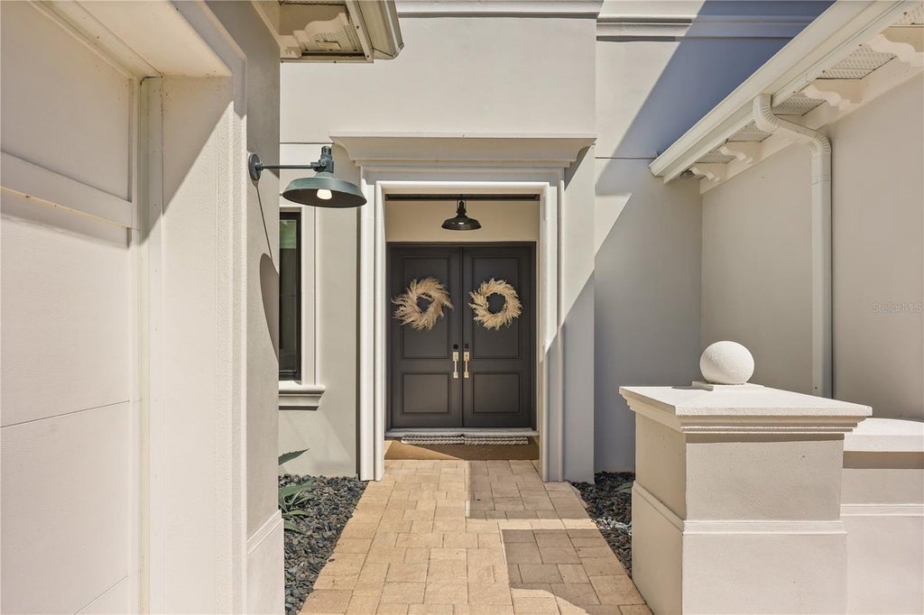 Photo of 15633 Panther Lake Drive, Winter Garden, FL 34787 (MLS # O6453209)
