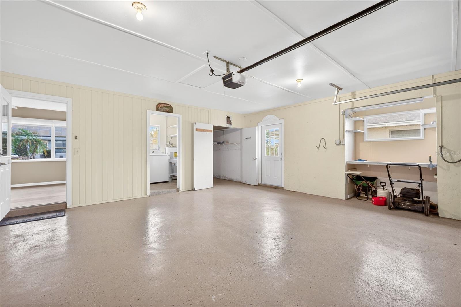 DEL WEBBS SUN CITY FLORIDA UN - Residential