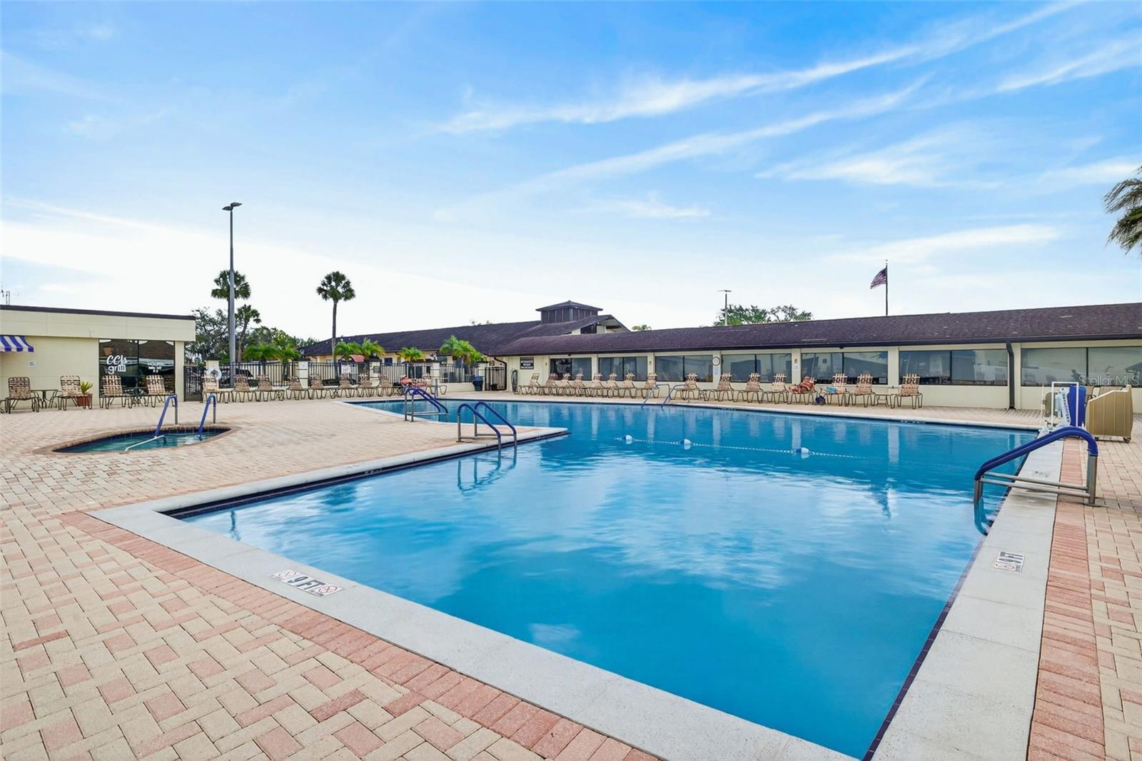 DEL WEBBS SUN CITY FLORIDA UN - Residential