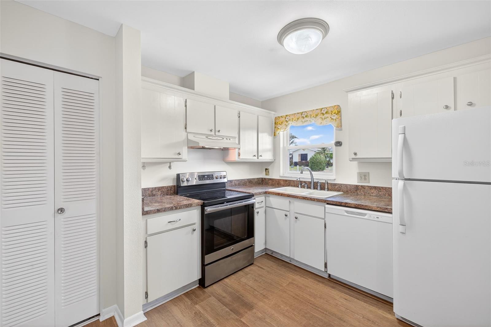 DEL WEBBS SUN CITY FLORIDA UN - Residential