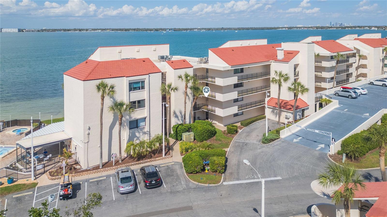 LA PUERTA DEL SOL CONDO - Residential