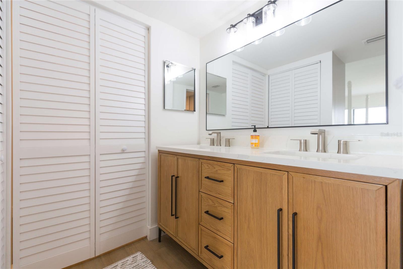 LA PUERTA DEL SOL CONDO - Residential