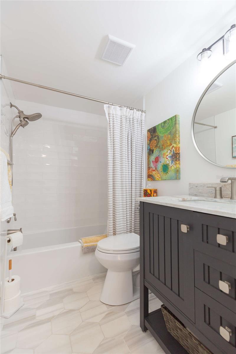 LA PUERTA DEL SOL CONDO - Residential