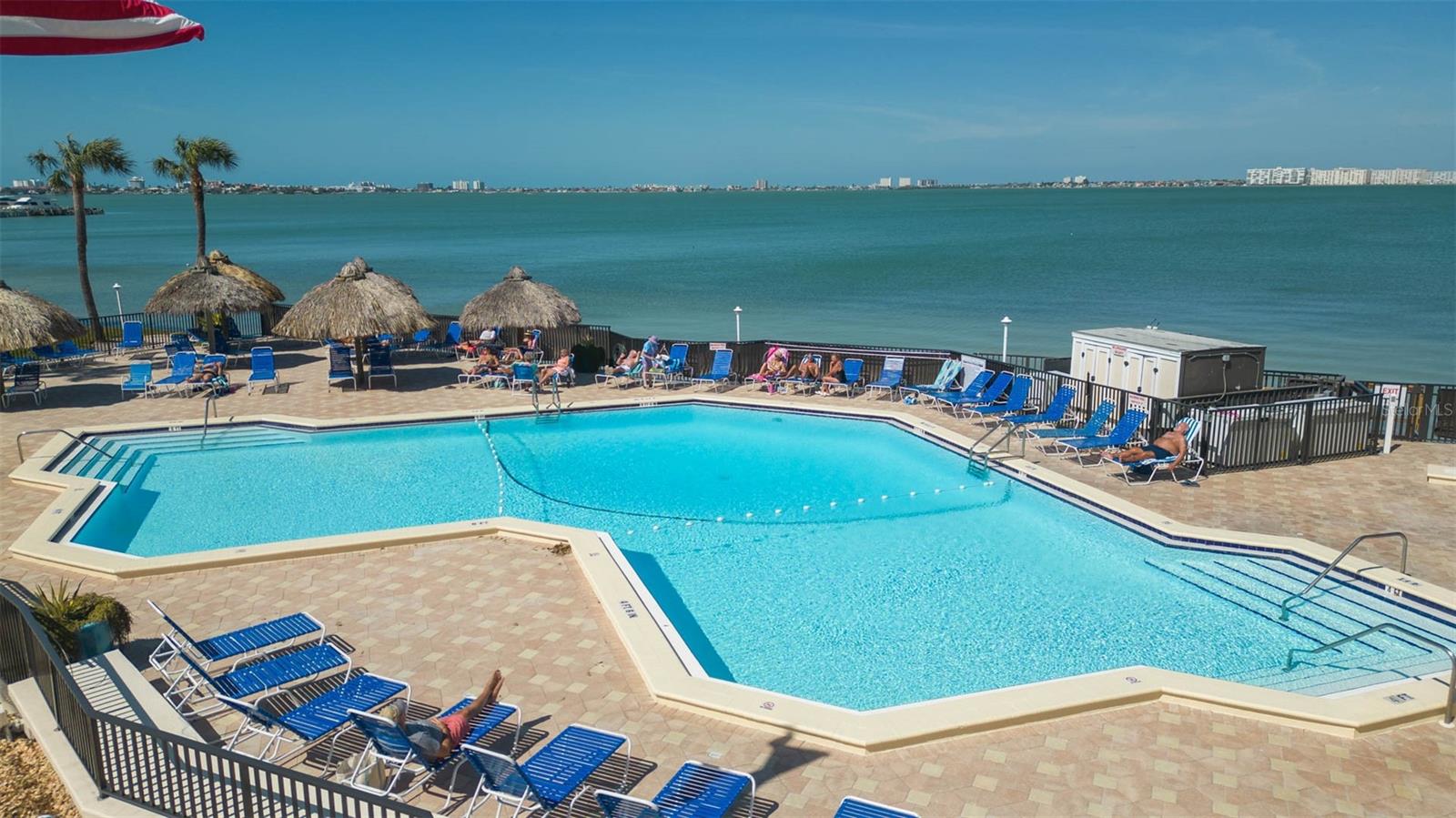 LA PUERTA DEL SOL CONDO - Residential