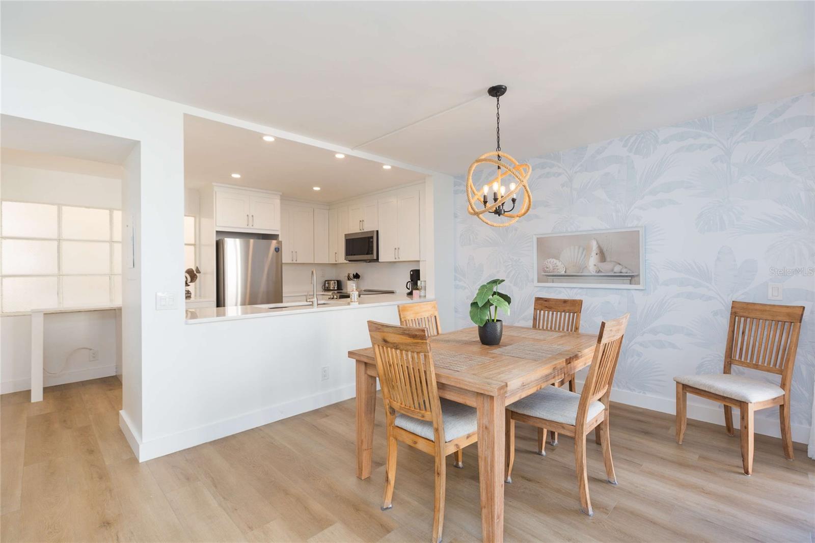 LA PUERTA DEL SOL CONDO - Residential