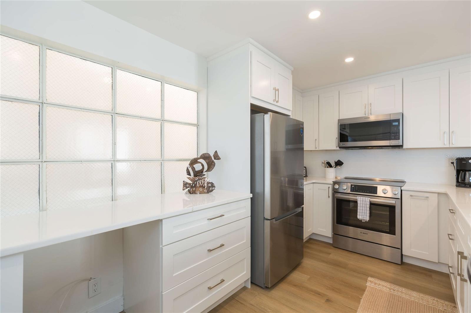 LA PUERTA DEL SOL CONDO - Residential