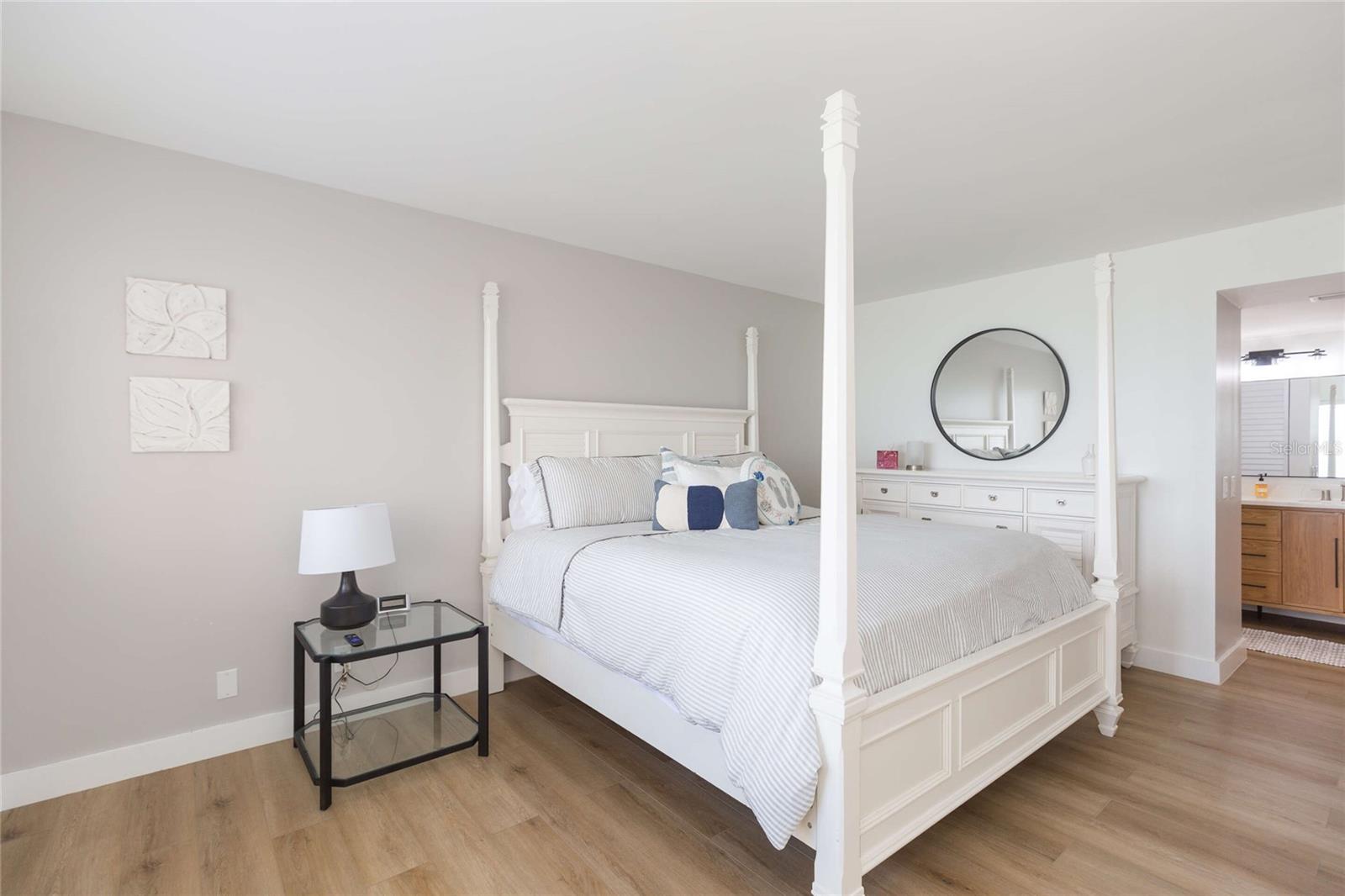 LA PUERTA DEL SOL CONDO - Residential