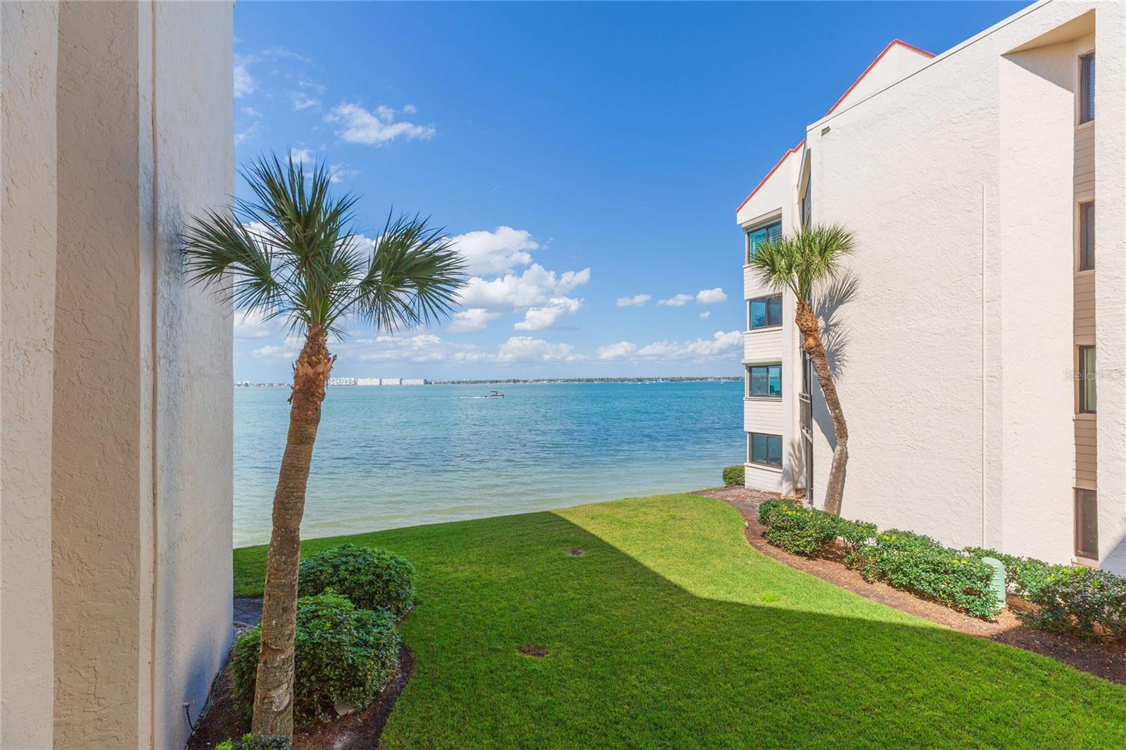 LA PUERTA DEL SOL CONDO - Residential