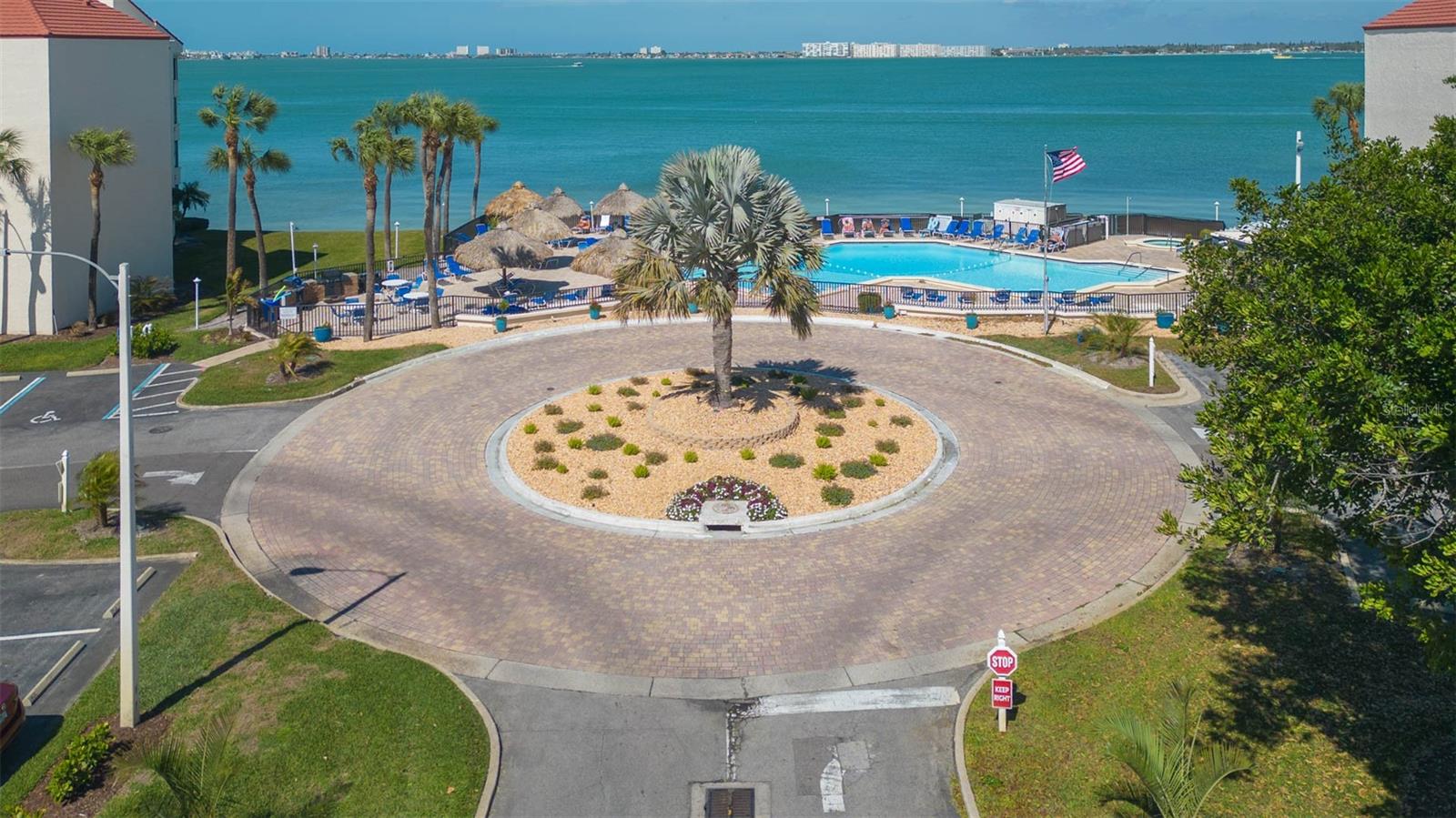 LA PUERTA DEL SOL CONDO - Residential