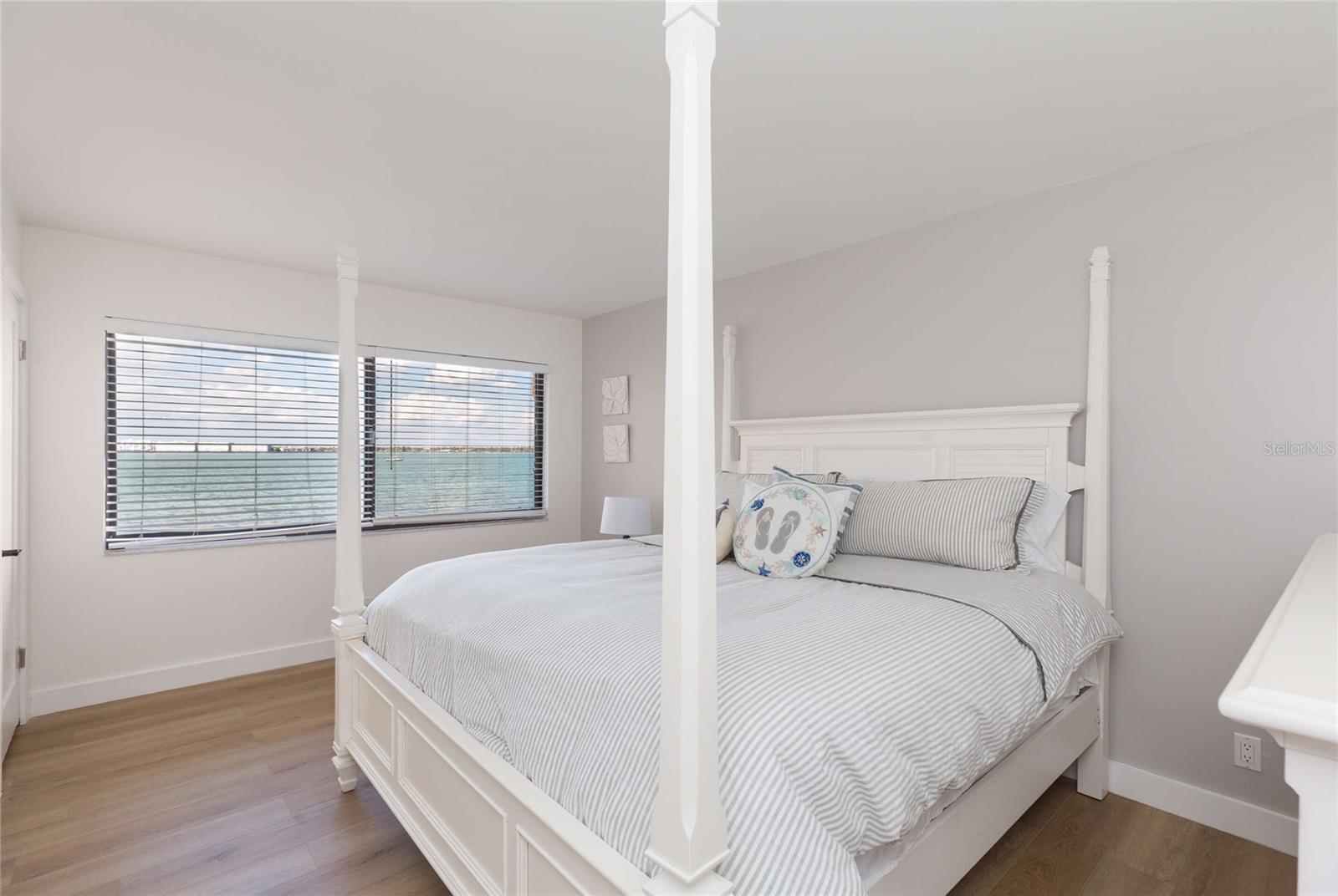 LA PUERTA DEL SOL CONDO - Residential